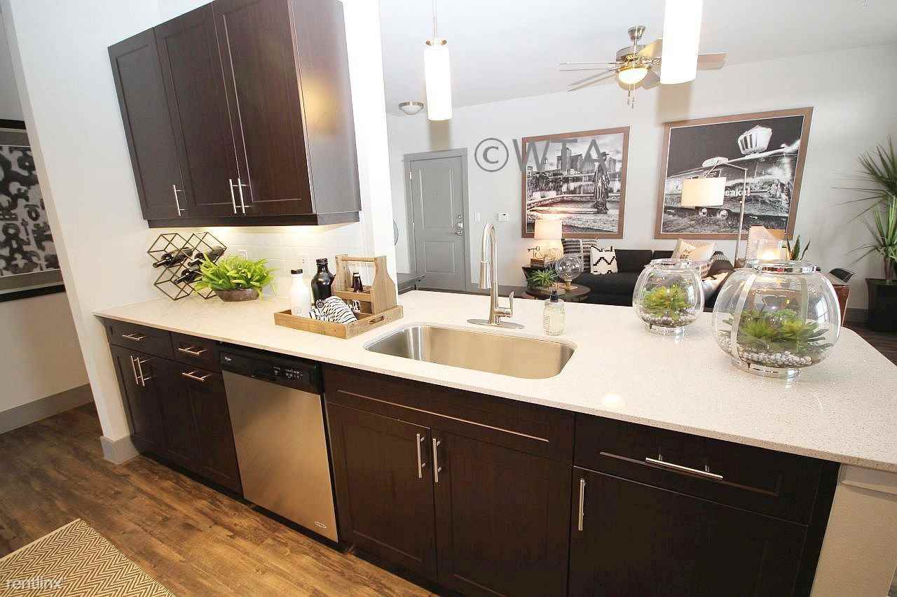 southwest parkway - Photo 2 of 9