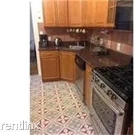 411 Washington St - Photo 2 of 8