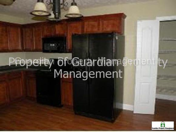 150 Westminster Dr - Photo 2 of 5