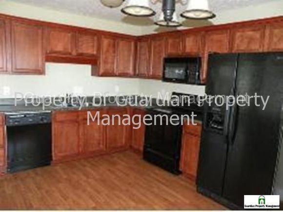 150 Westminster Dr - Photo 3 of 5