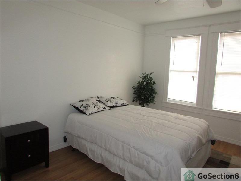 923 E 20th Ave - Photo 2 of 10