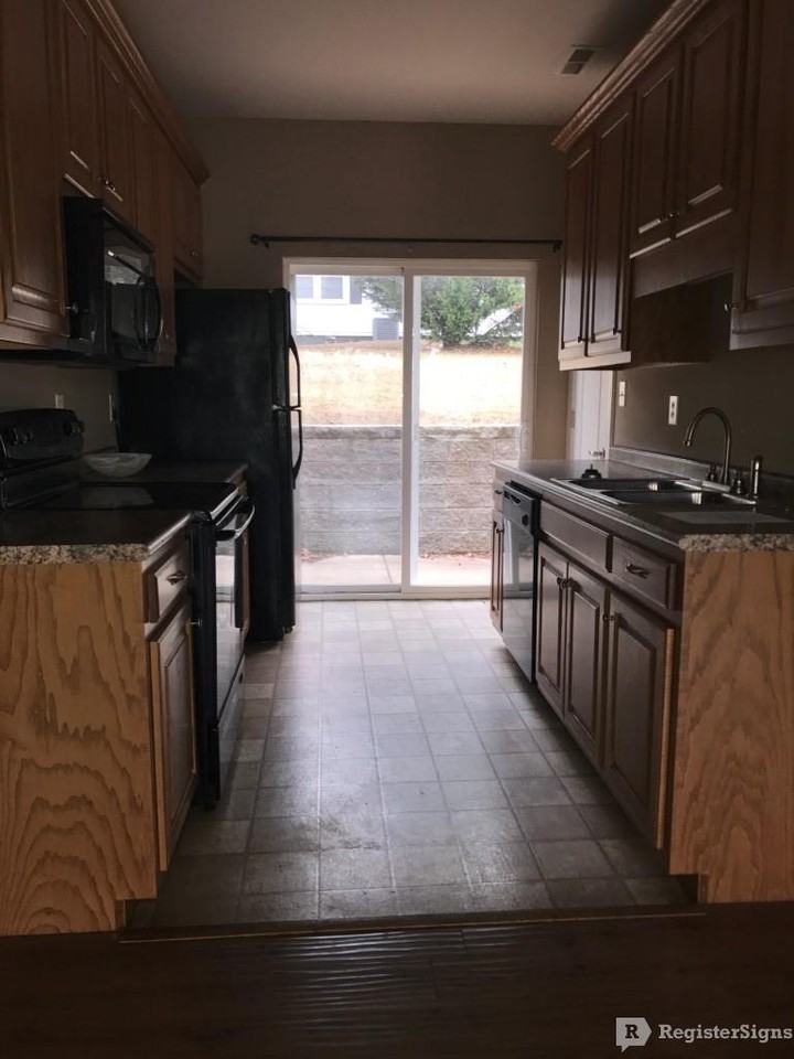 28462-28648 State Line Rd - Photo 3 of 9