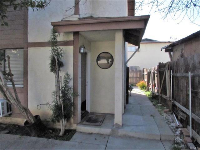 411 S Monterey St - Photo 2 of 8
