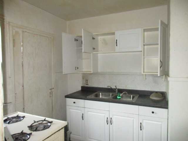 2104 E Victory Dr - Photo 3 of 4