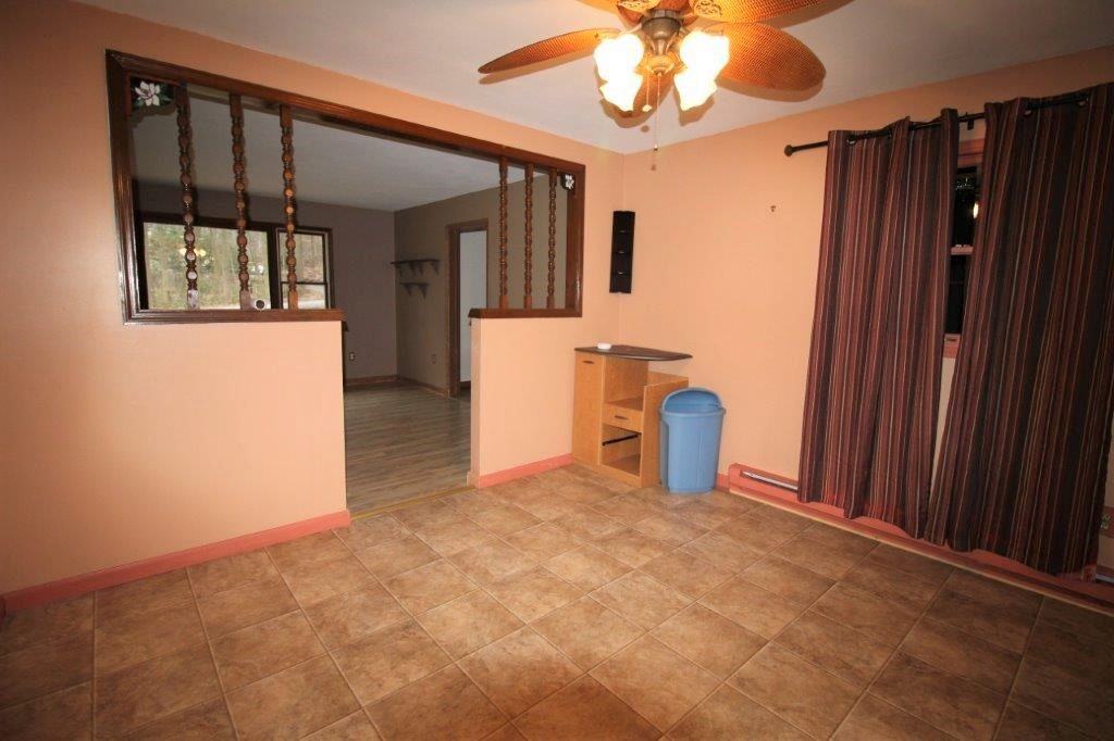 33 Camelia Ln - Photo 3 of 18