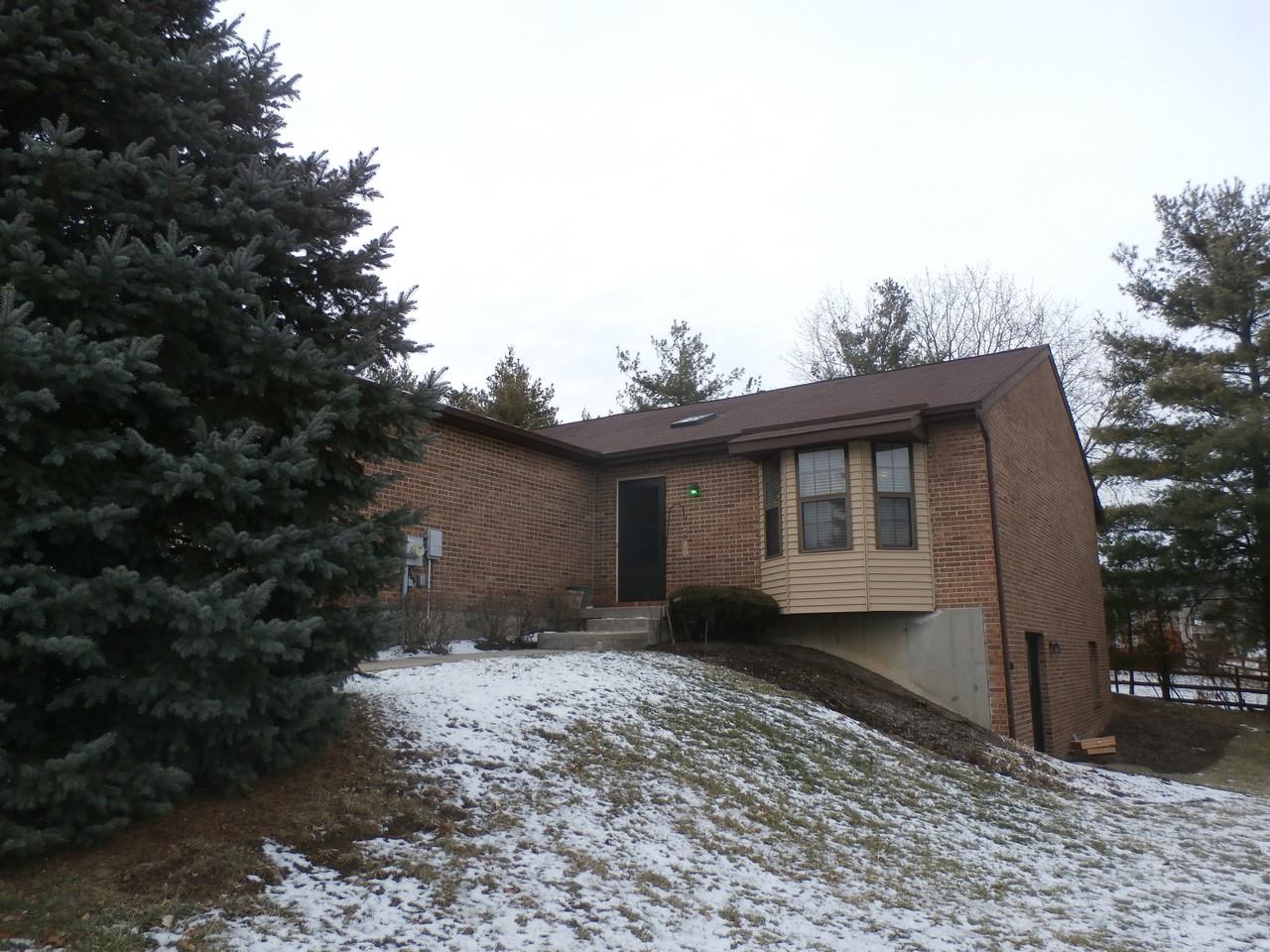 1672 Becker Dr - Photo 3 of 3