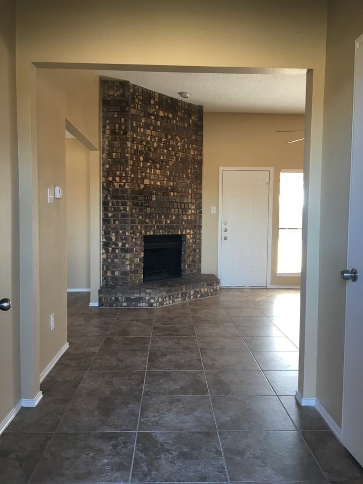 1014 Brookhaven Dr - Photo 2 of 22