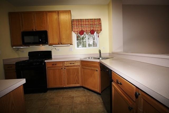 200-316 Windsor Ct #A - Photo 2 of 20