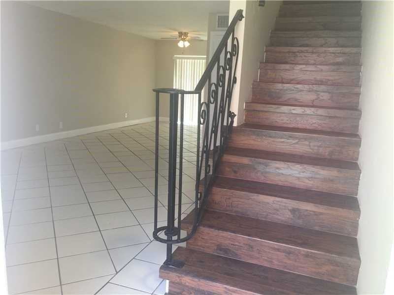 5407 NW 27th St #D2 - Photo 2 of 6