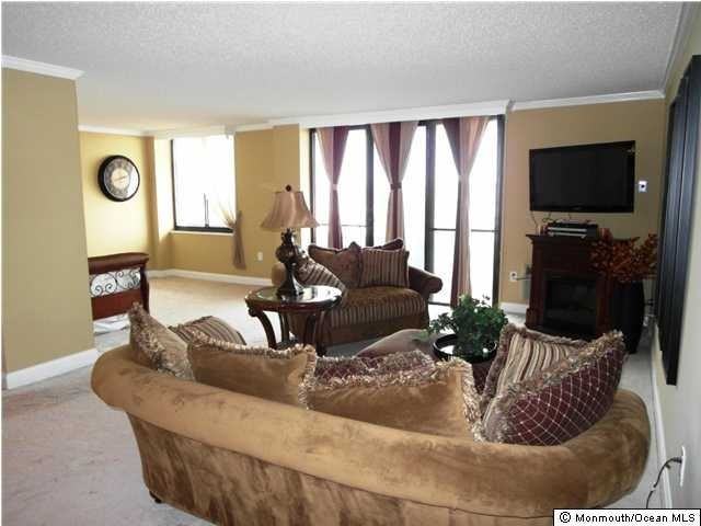 408 Channel Dr - Photo 2 of 14