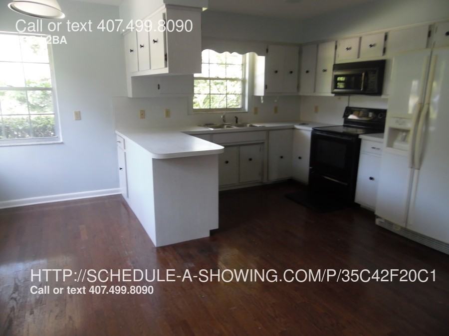 321 East Ln - Photo 2 of 5