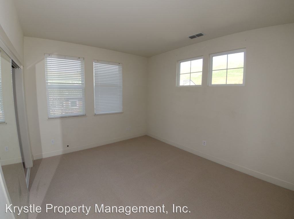 2369 Lansdowne Pl - Photo 3 of 22