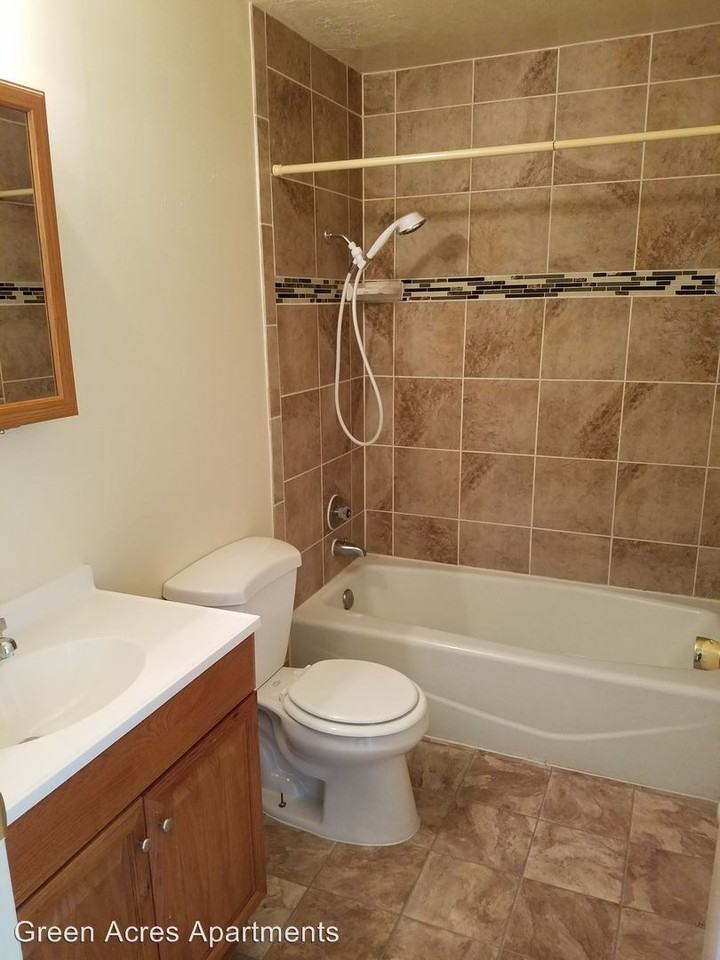 182 W. 2400 N. - Photo 2 of 5
