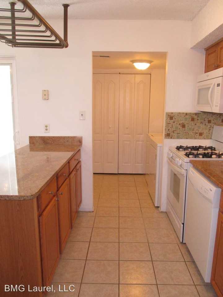 6442 Lamplighter Dr - Photo 3 of 24