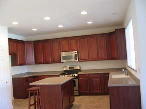 14523 Greenpoint Ln - Photo 2 of 10