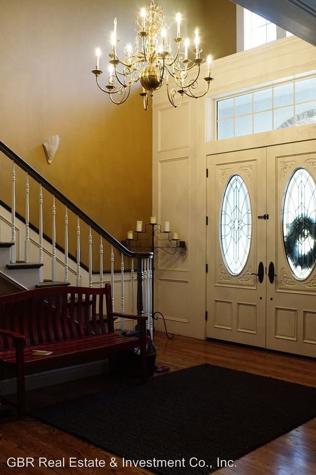 110 Woodsmoke Way - Photo 2 of 6