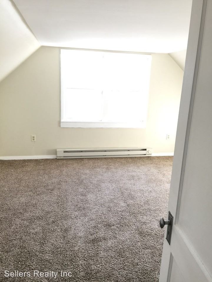 1241 E.167 Street - Photo 3 of 6