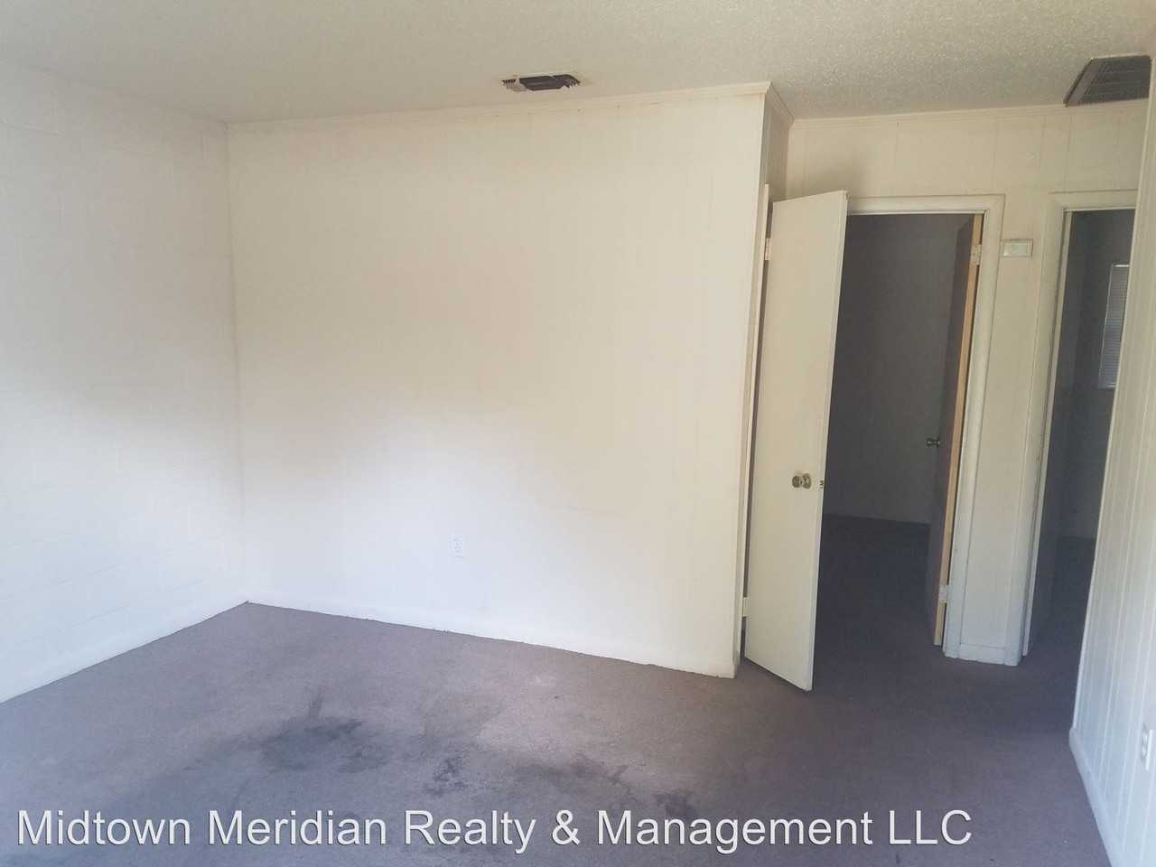 2403 S Meridian St - Photo 3 of 10
