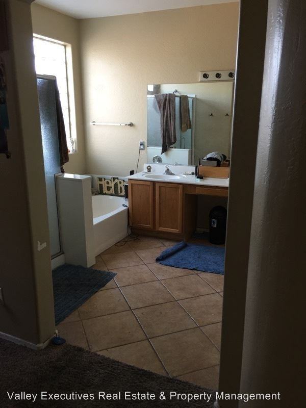 1030 E Susan Ln - Photo 3 of 5