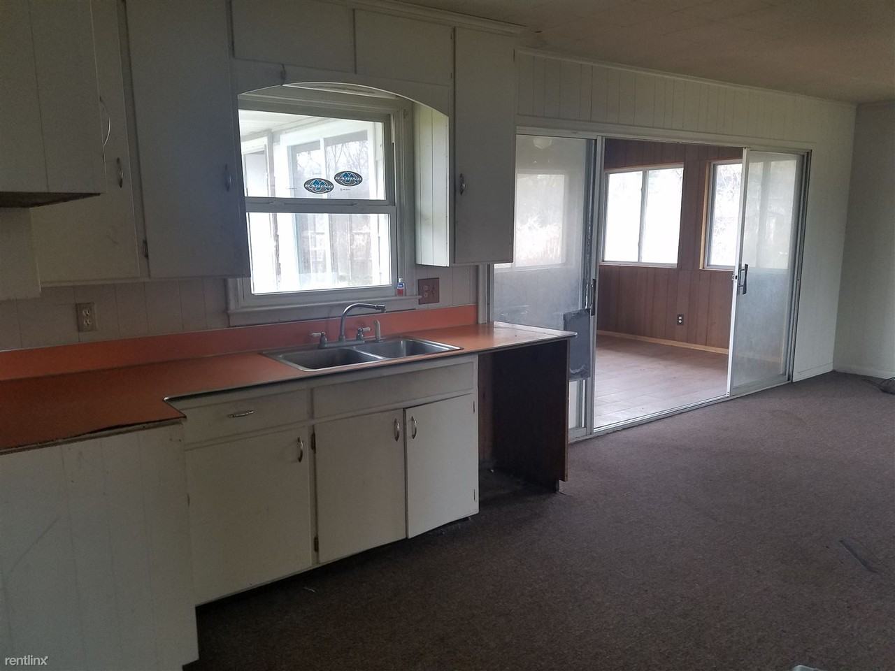 4644 Hillcrest Dr - Photo 2 of 4