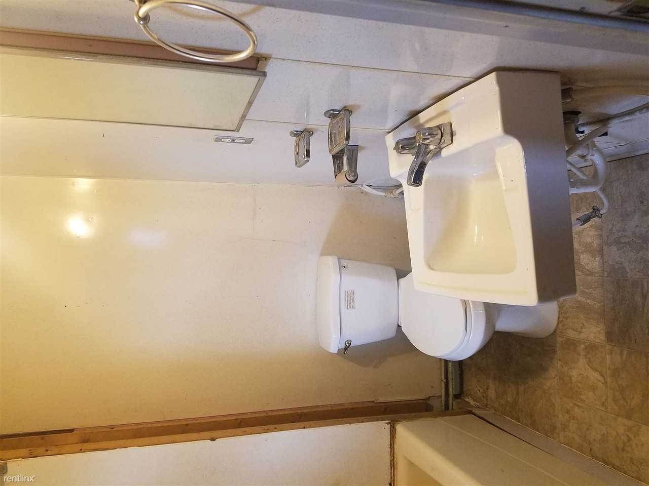 4644 Hillcrest Dr - Photo 3 of 4