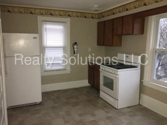 401 N Broadway #B - Photo 3 of 18