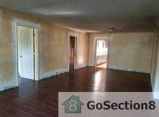 1811 Grenada Blvd - Photo 2 of 3