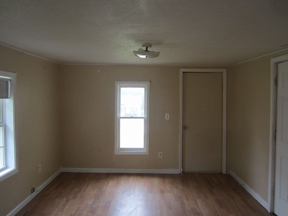 100-116 Kent Cir - Photo 2 of 7