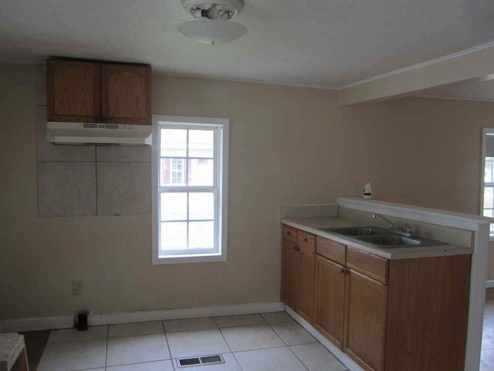 100-116 Kent Cir - Photo 3 of 7