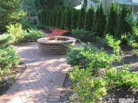 16 Pond Ln - Photo 2 of 11