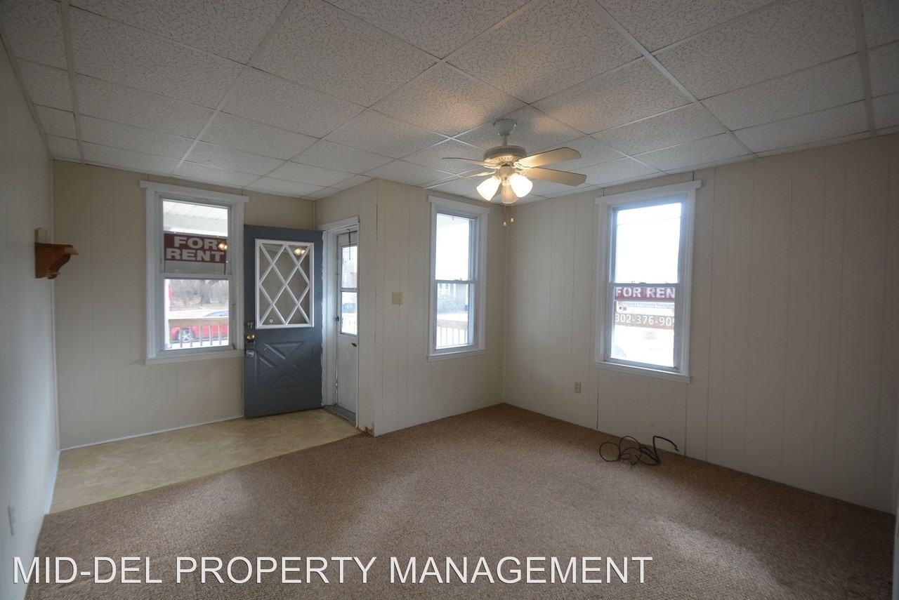 305 Smyrna Ave - Photo 3 of 17