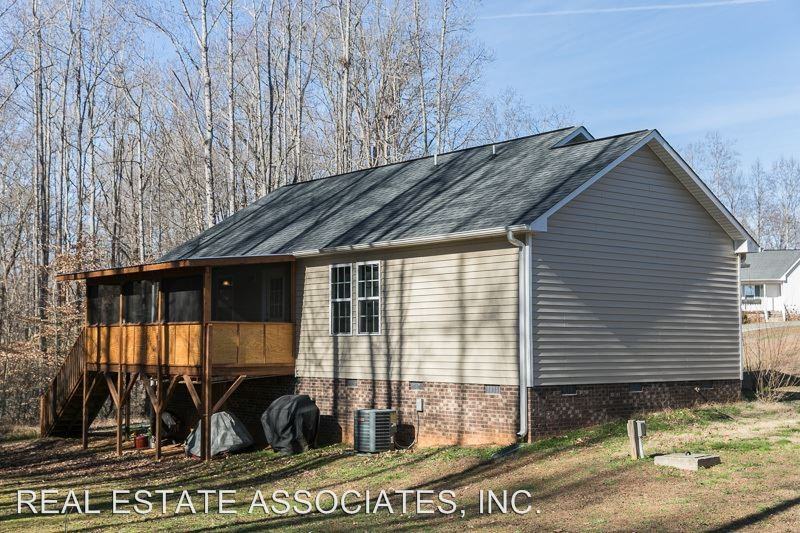 950 Jill Dr - Photo 2 of 14