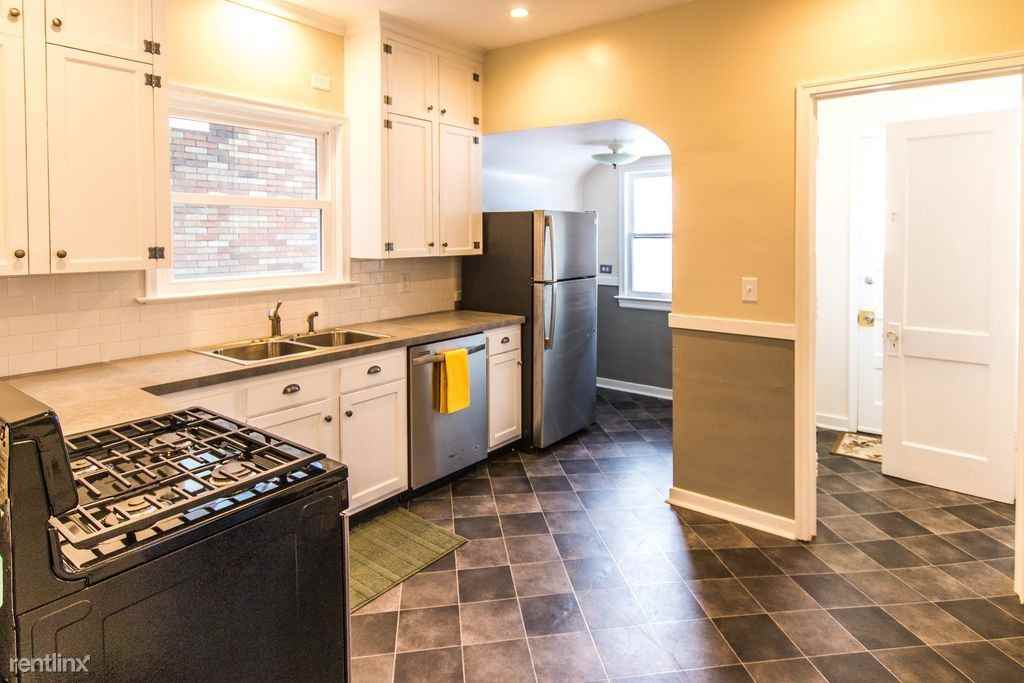 647 Rosewood Ave SE - Photo 2 of 10