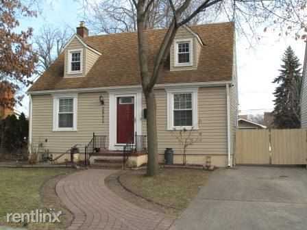 2953 Bennett St - Photo 2 of 20