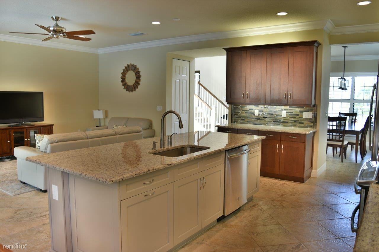 3415 Pacific Dr - Photo 3 of 22