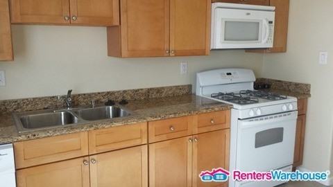 2129 W Mitchell Dr - Photo 2 of 8