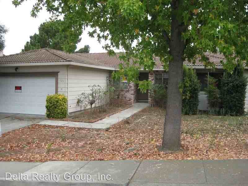 126 Picadilly Cir - Photo 2 of 14