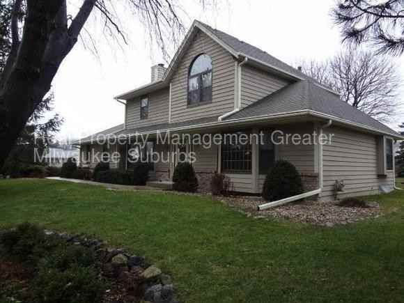 W158N10359 Mohawk Dr - Photo 2 of 41