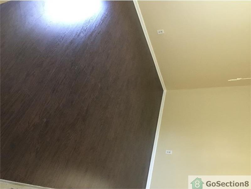 127 SE 13th Ave - Photo 2 of 11