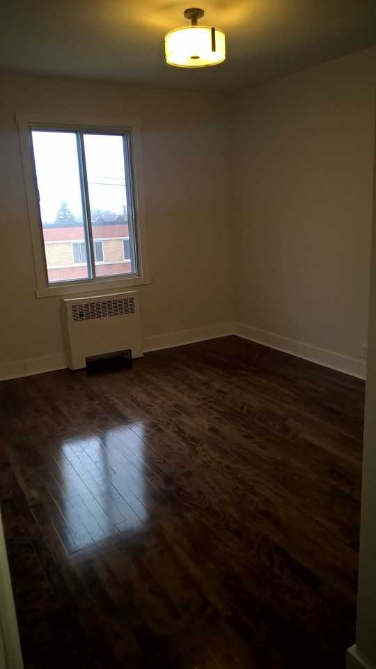 2885 Place de Darlington - Photo 2 of 11