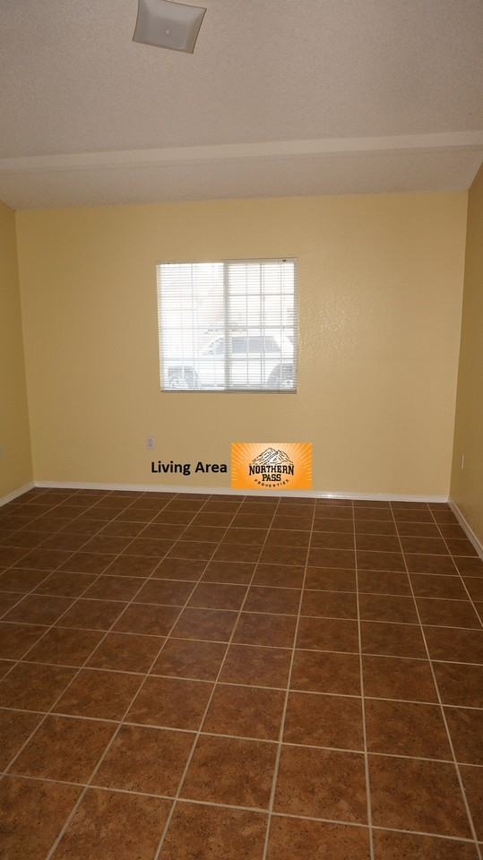 11032 Oasis Drive - Photo 3 of 20