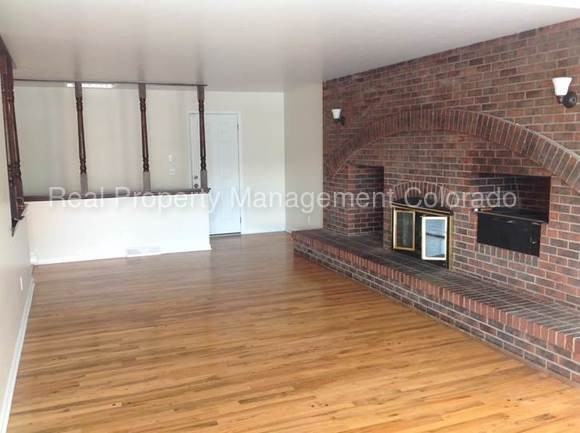 801 S Newcombe Way - Photo 2 of 25