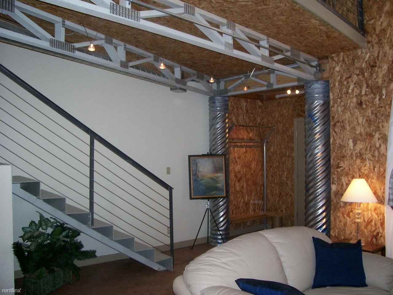 300 Summit Ridge Dr - Photo 2 of 16