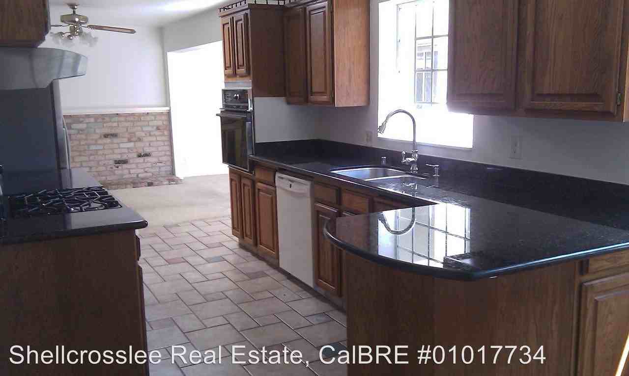 657 Cherokee Ct - Photo 3 of 14