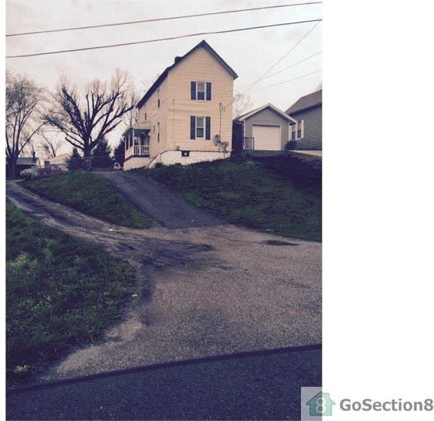 194 Ridgeway Rd - Photo 2 of 6