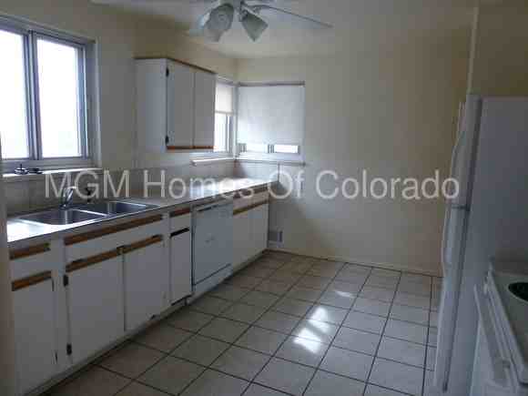 3121 Troy St - Photo 3 of 17