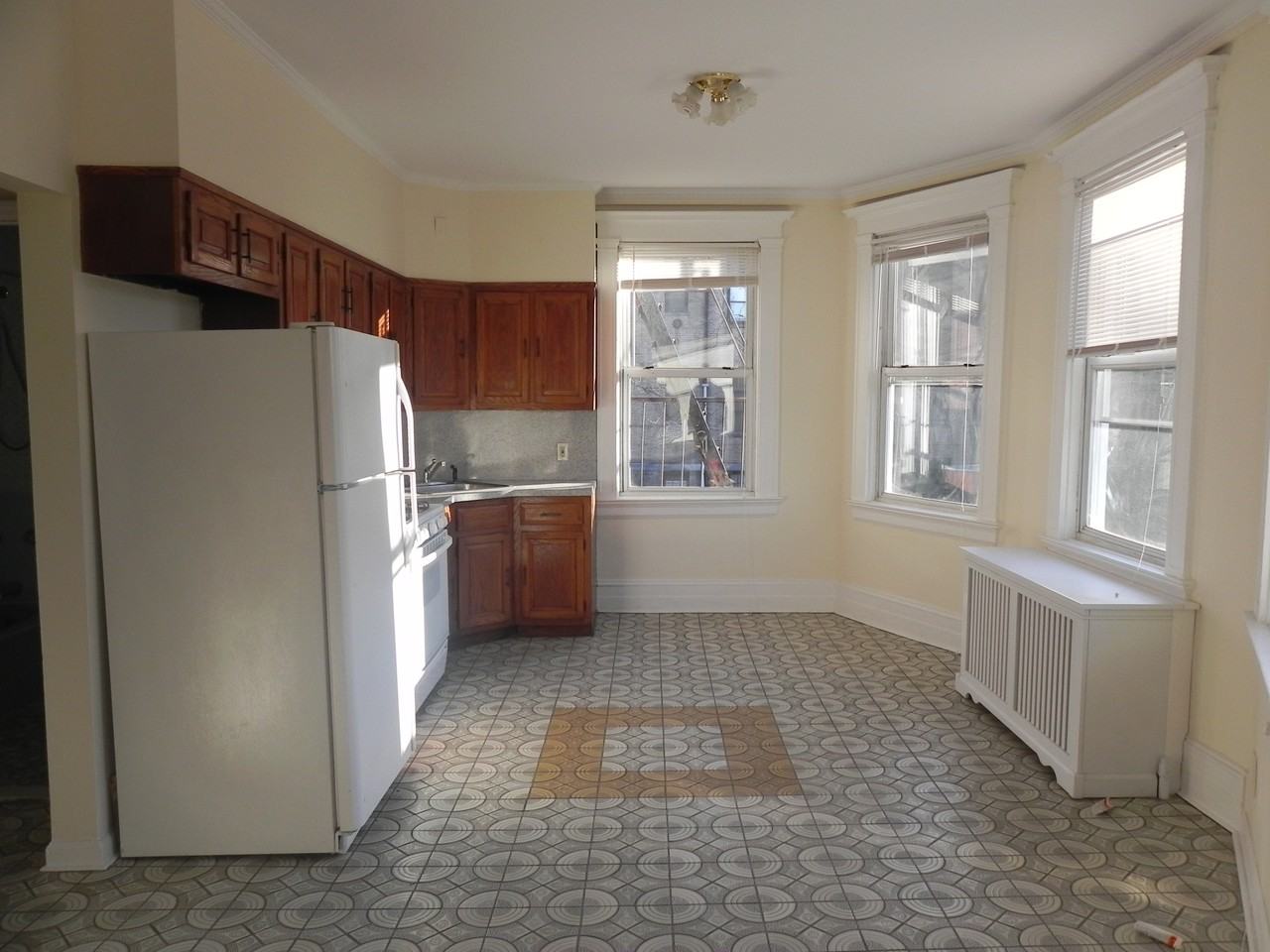 25 Badeau Pl - Photo 2 of 11