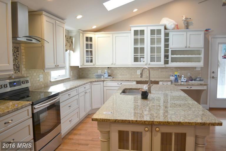 3224 Throne Dr - Photo 3 of 30