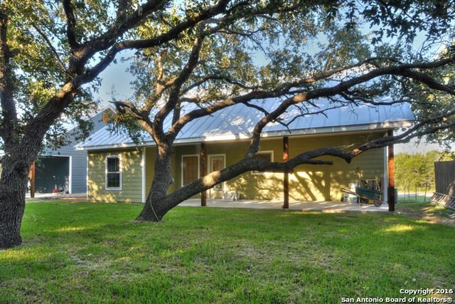 1258 Lakeview Dr - Photo 2 of 25