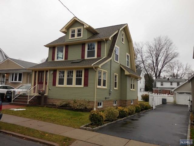 107 Davies Ave - Photo 2 of 22